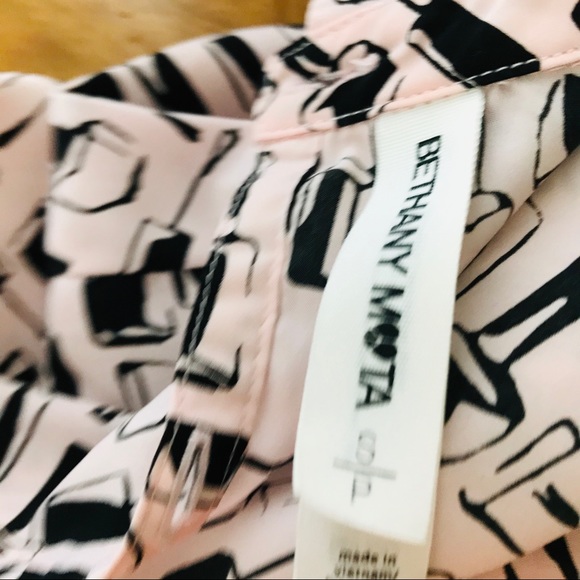 SALE! BETHANY MOTA Pretty NAIL POLISH Novelty Print BLOUSE Small - Picture 12 of 14